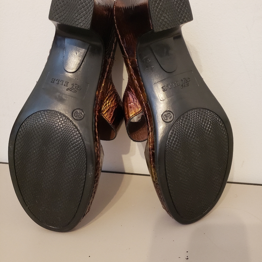 NEW ELLE SHOES MULTI COLOR GOLDS AND BROWNS SIZE 9 VELCRO COMFORT  25.00 OFFER - Picture 6 of 10